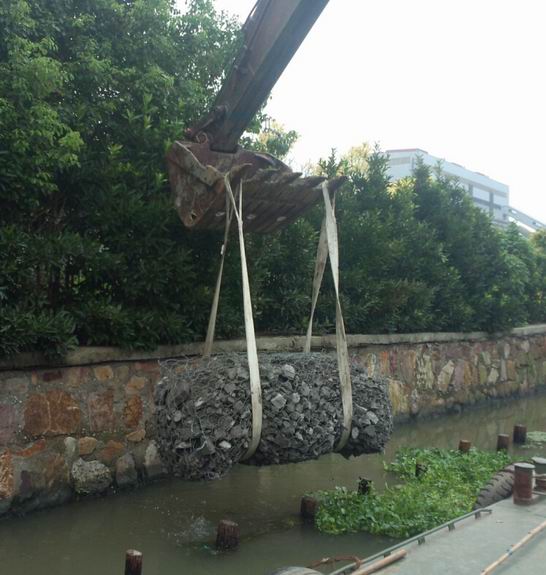 雷诺护垫